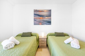 2 bedrooms, desk, iron/ironing board, free WiFi