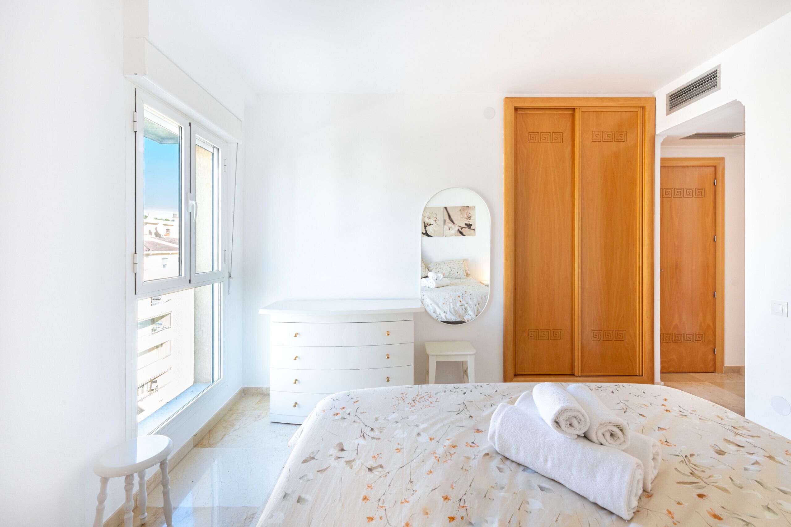 2 chambres, bureau, fer et planche à repasser, Wi-Fi gratuit