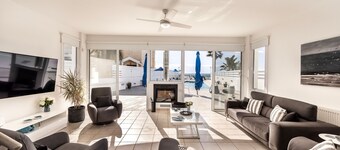 Faros Beachfront Villa Larnaca