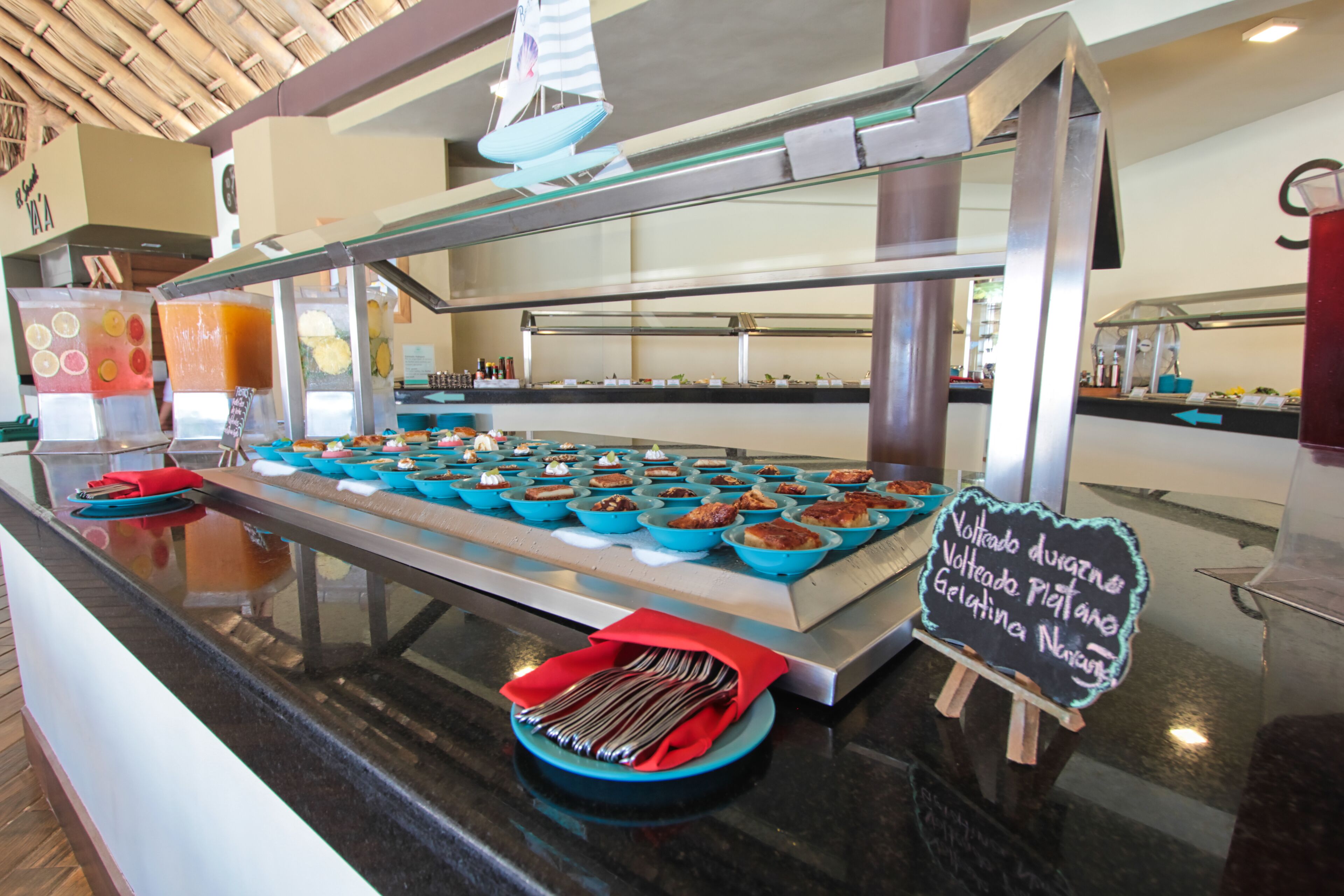 2 restaurants, breakfast, lunch, dinner served; Regional cuisine