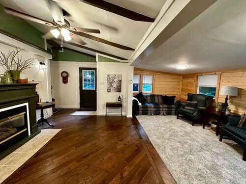 Nature's Grove Cabin

