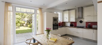 Charming 4-bed House in South East London