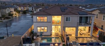 Sunburst by Avantstay Lakefront + Mountain Views