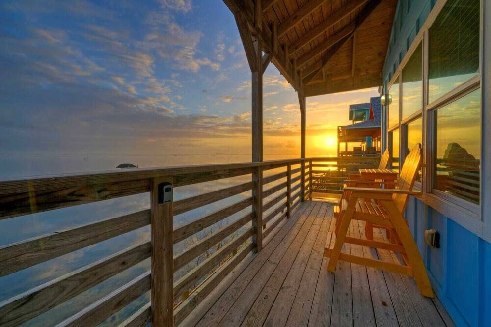 Panoramic Water Views, Shared Pool, Boat Dock Bayside Lodge by Avantstay - Mustang Island