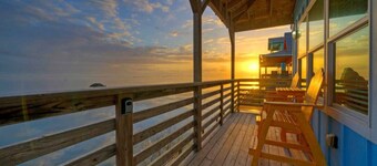 Panoramic Water Views, Shared Pool, Boat Dock Bayside Lodge by Avantstay