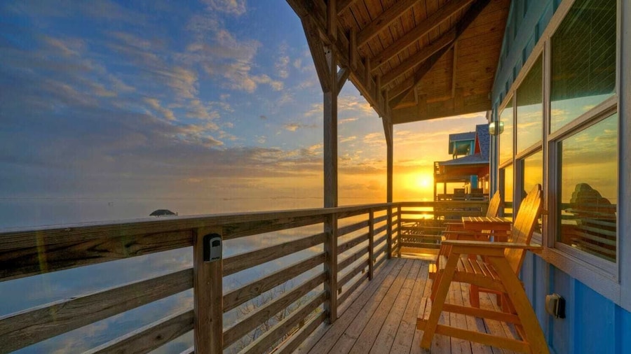 Panoramic Water Views, Shared Pool, Boat Dock Bayside Lodge by Avantstay