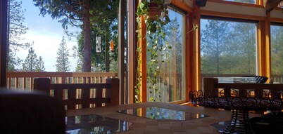 La Cabaña - A peaceful and pet-friendly chalet in Brownsville, Ca