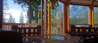 La Cabaña - A peaceful and pet-friendly chalet in Brownsville, Ca