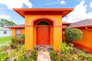 Exterior - “The Mango House” Family Paradise - Close to Beach/METS/PGA (Port St. Lucie)