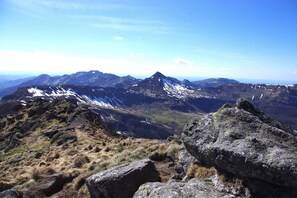 Een douche, een haardroger, toiletpapier