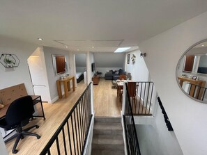 Dining - Top Floor 1 Bed Apartment With Garden Terrace (London)