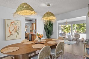 Dining - Private Backyard w/ Heated Pool Near Anna Maria Island & Siesta Key Beaches! (Bradenton)