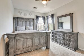 3 bedrooms, desk, WiFi, bed sheets - Pool Access + Golf Course View! Goodyear Retreat (Goodyear)