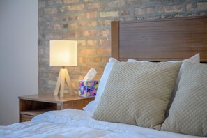 4 bedrooms, in-room safe, desk, iron/ironing board
