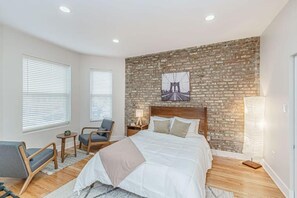 4 habitaciones, caja de seguridad en la habitación y escritorio 