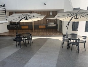 Outdoor dining - All Access _593 Lyfstyle (Quito)