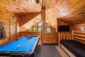 Games room - Smoky Mountain Cabin w/ Panoramic Views, Hot Tub, Game Room (Sevierville)