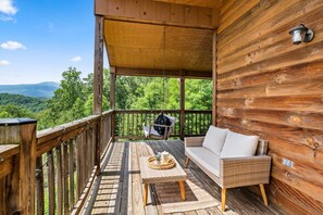 Property grounds - Smoky Mountain Cabin w/ Panoramic Views, Hot Tub, Game Room (Sevierville)