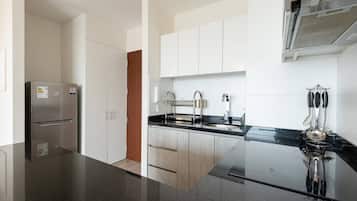 Fridge, microwave, coffee/tea maker, electric kettle