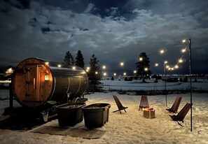 Property grounds - Serene & Spacious, Mountain views minutes from Glacier Park, Skiing, & Lakes! (Kalispell)