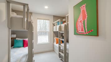 4 bedrooms, desk, iron/ironing board, travel cot