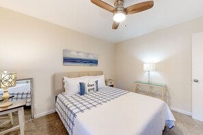 3 bedrooms, internet, bed sheets