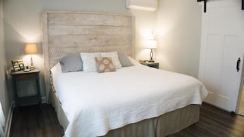 1 bedroom, bed sheets