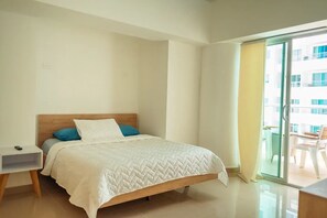 3 habitaciones, tabla de planchar con plancha, wifi y ropa de cama 