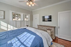 4 bedrooms, iron/ironing board, travel cot, free WiFi