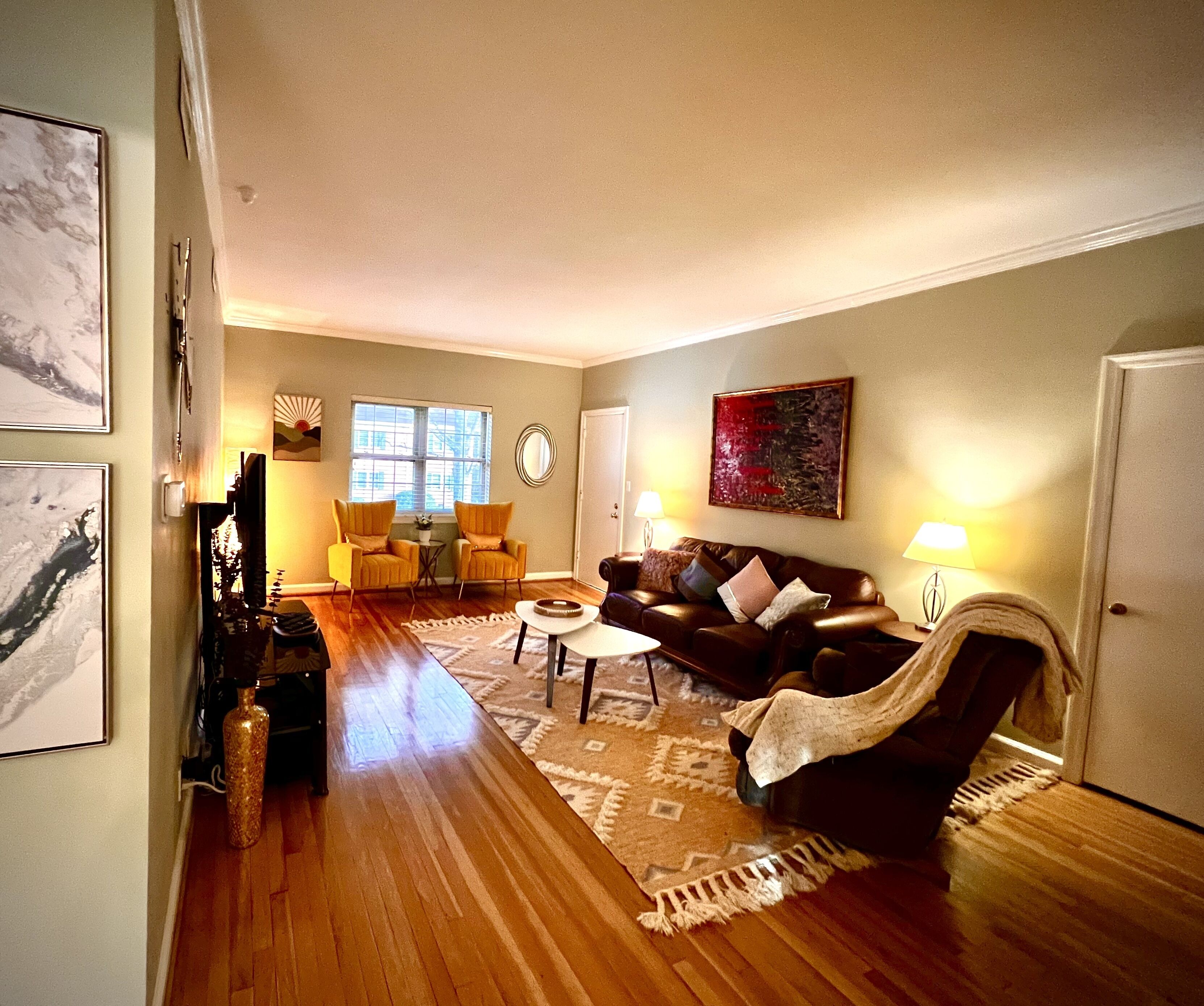 Smart TV, computer monitors