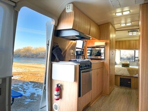 1 bedroom - Newly updated Airstream with modern amenities on the bank of the Colorado River. (Grand Junction)
