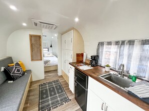 1 bedroom - Newly updated Airstream with modern amenities on the bank of the Colorado River. (Grand Junction)