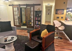 Interior - Oasis in the Springs (Colorado Springs)