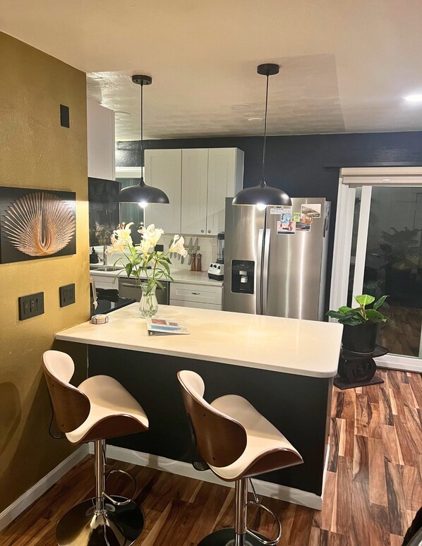 Fridge, microwave, oven, stovetop - Oasis in the Springs (Colorado Springs)