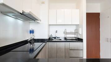 Fridge, microwave, coffee/tea maker, electric kettle