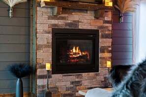 Unclassified image, 2 of 15, button