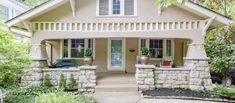 Amazing Plaza Location - Steps from new Whole Foods!