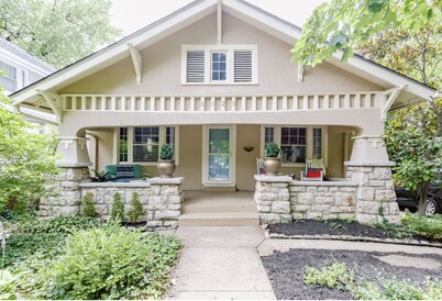 Amazing Plaza Location - Steps from new Whole Foods!