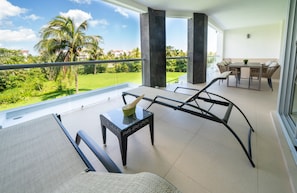 Balcony - Sirenita G. Infinity pool - At Mareazul (Playa del Carmen)