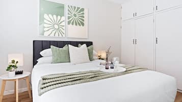 1 bedroom, iron/ironing board, travel cot, WiFi