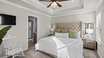 3 bedrooms, desk, iron/ironing board, travel crib