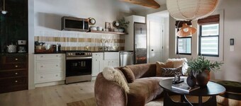 The Bend: Stony Clove Suite • Pool • Sauna • Creek