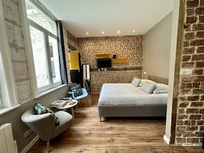 1 bedroom, desk, iron/ironing board, free WiFi