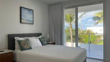 3 habitaciones, caja de seguridad en la habitación y escritorio