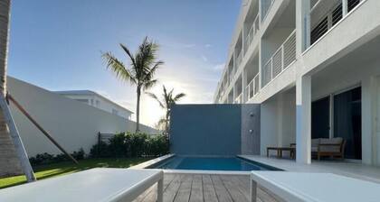 Discounted Summer rates! Grace Bay New Luxurious home 3+ Bedrooms & Pool