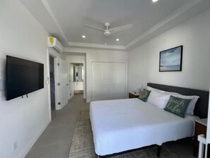 3 bedrooms, in-room safe, desk, iron/ironing board