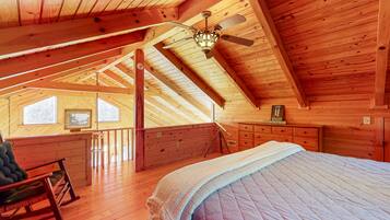 3 bedrooms, iron/ironing board, Internet, bed sheets