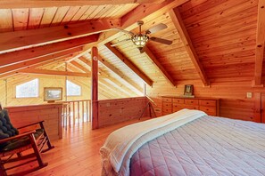 3 soverom, strykejern/-brett, internettilgang og sengetøy