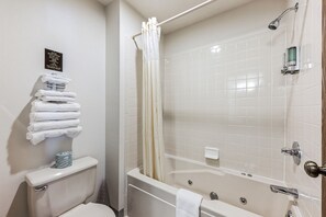 Hair dryer, towels - 105 Two Queen Room with Jetted Tub/Woodland View (Boulder Junction)