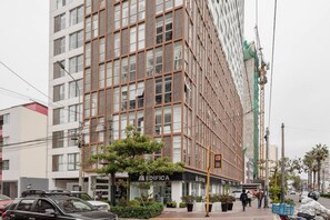 Exterior - Keyless 1BR | Ocean View | TV 65" | Peruvian 1806 (Barranco)